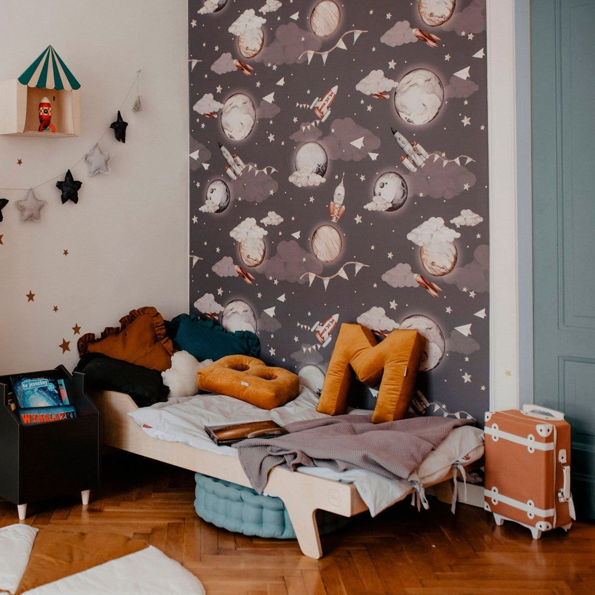 Outer Space Wallpaper – Cozy Nursery