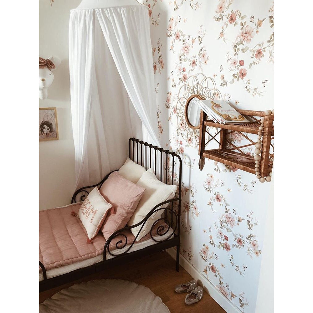 Floral Vintage Wallpaper – Cozy Nursery
