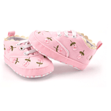 Baby-Mädchen-Schuhe aus Spitze mit Blumenstickerei
