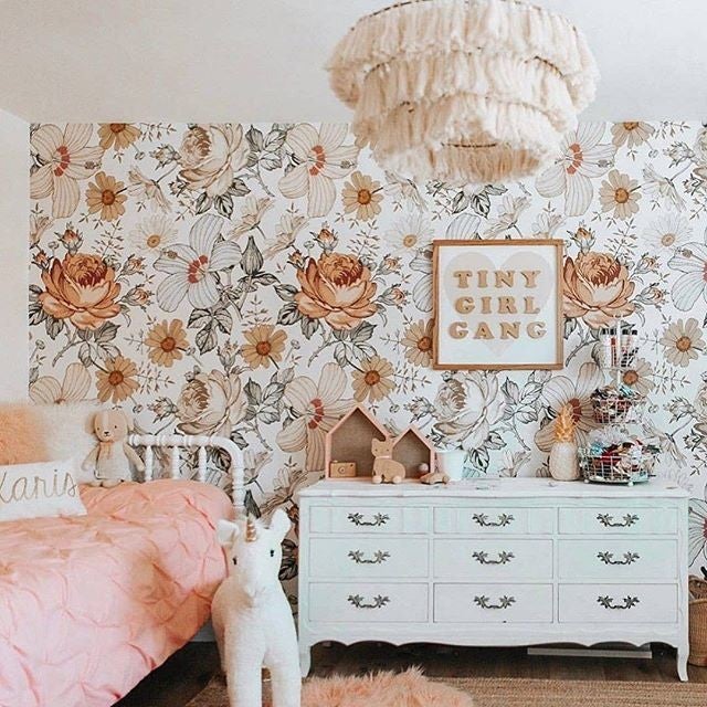 Vintage Flowers Wallpaper – Cozy Nursery